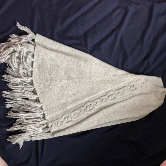 BCBG poncho - Picture 1 of 3